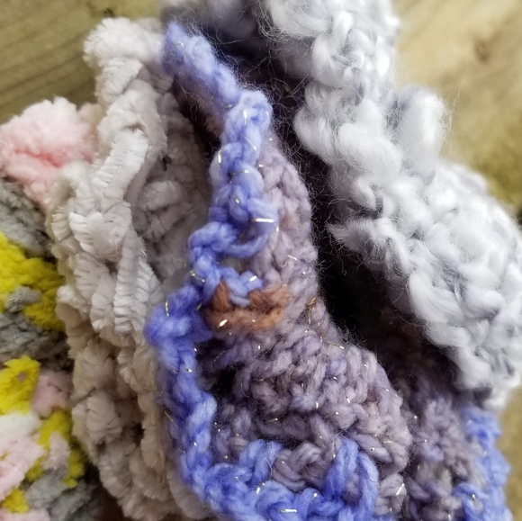 4 Scrunchies Velvet Glitzy Yarn Handmade 90s Hair - Picture 4 of 6